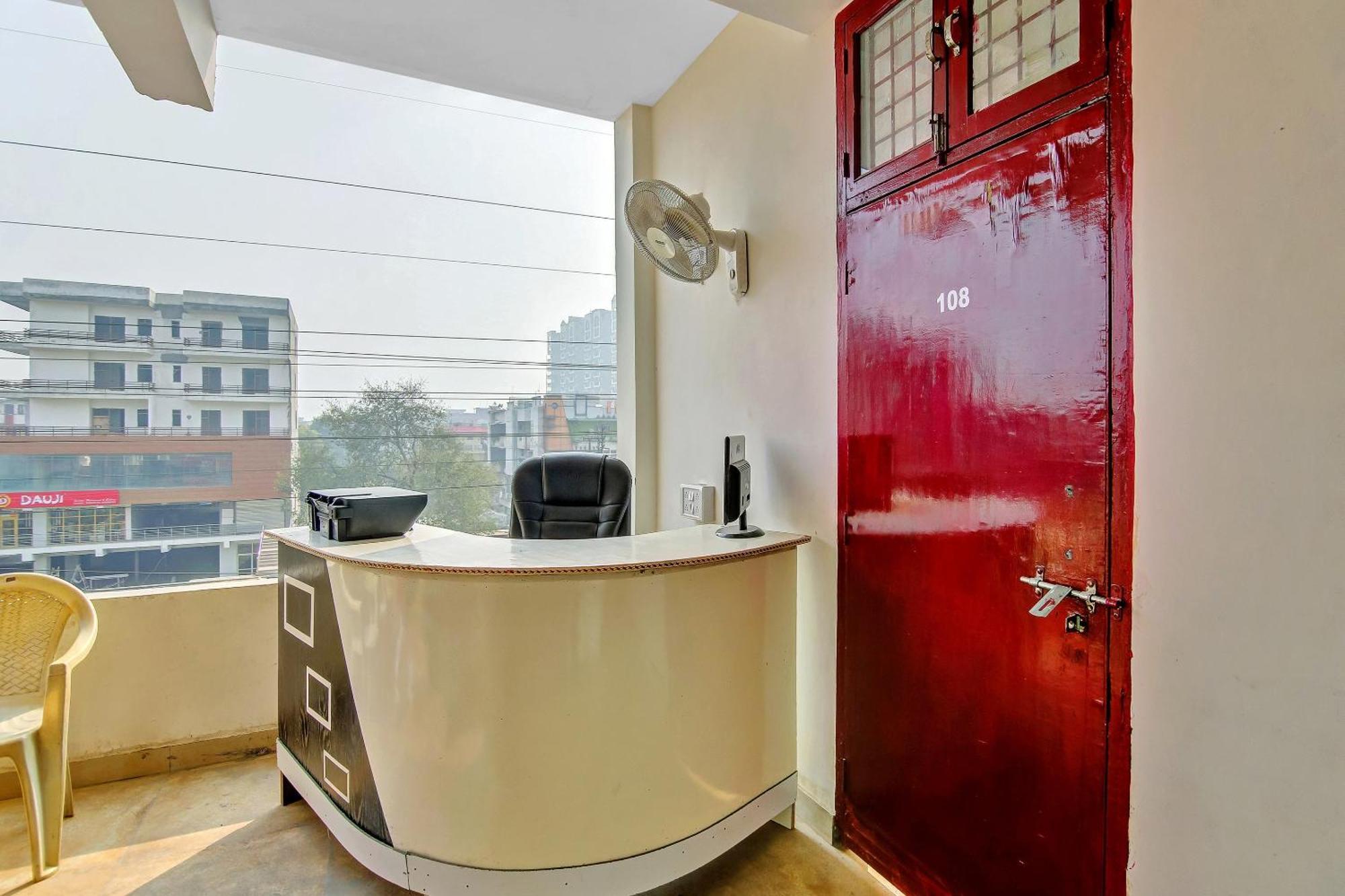 Hotel O Yash Hotel Ghaziabad Ngoại thất bức ảnh