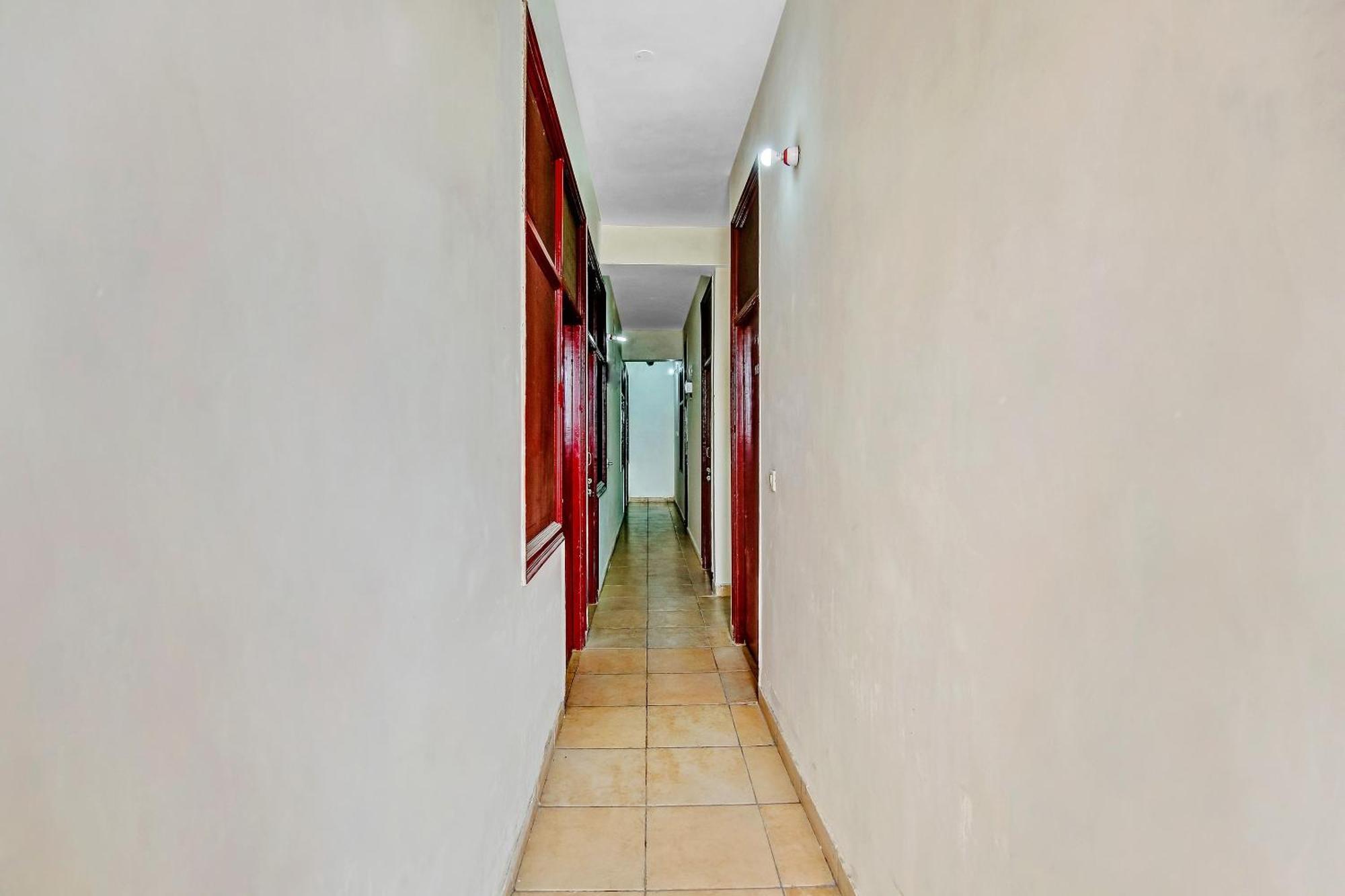 Hotel O Yash Hotel Ghaziabad Ngoại thất bức ảnh