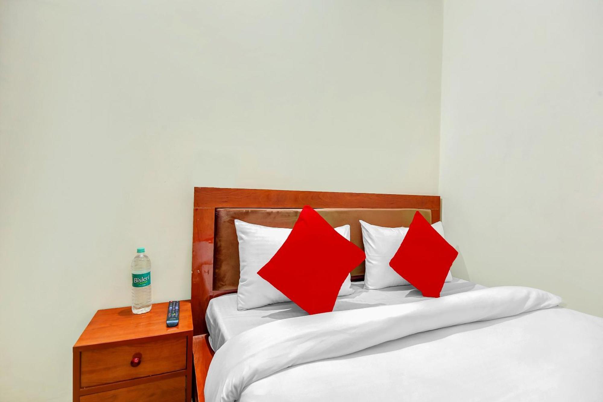 Hotel O Yash Hotel Ghaziabad Ngoại thất bức ảnh